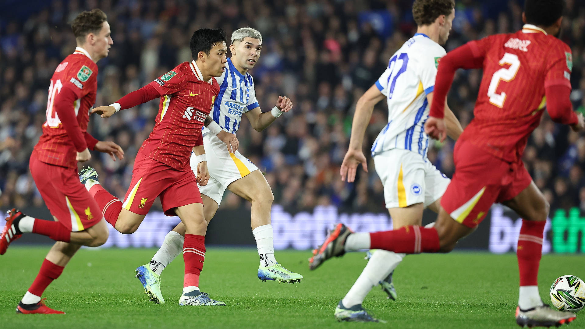 NG28- 赛地聚焦——英超加时末段热度飙升，英格兰国家队豪取连胜，目标明确，轮换策略被讨论