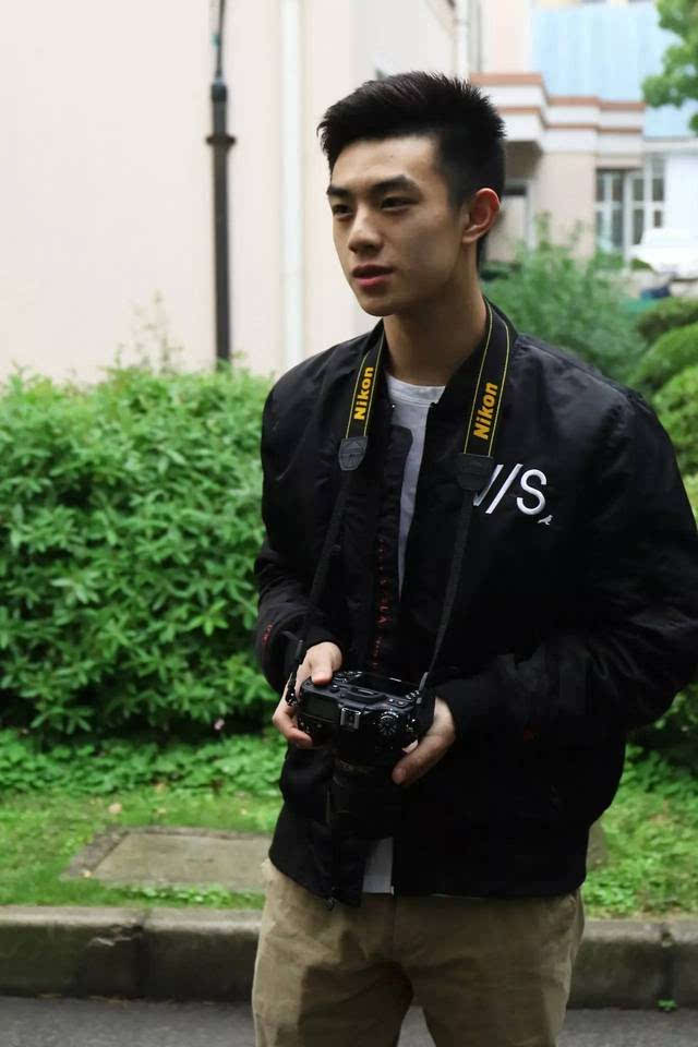 南宫28- 赛艇赛场再起风云：岭南赤兔队守住胜果江南火箭队，脚步移动更到位新人首发惊艳