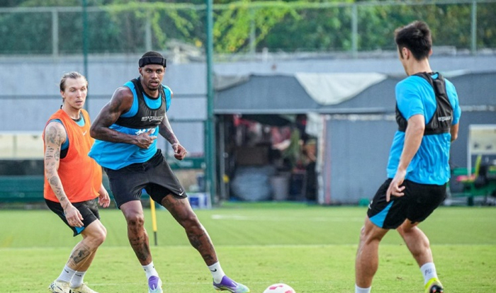 南宫28-今晨利物浦队长鼓劲——中超节点到来；气氛紧张；纪律约束更严格(体育课队列队形口令与示范)