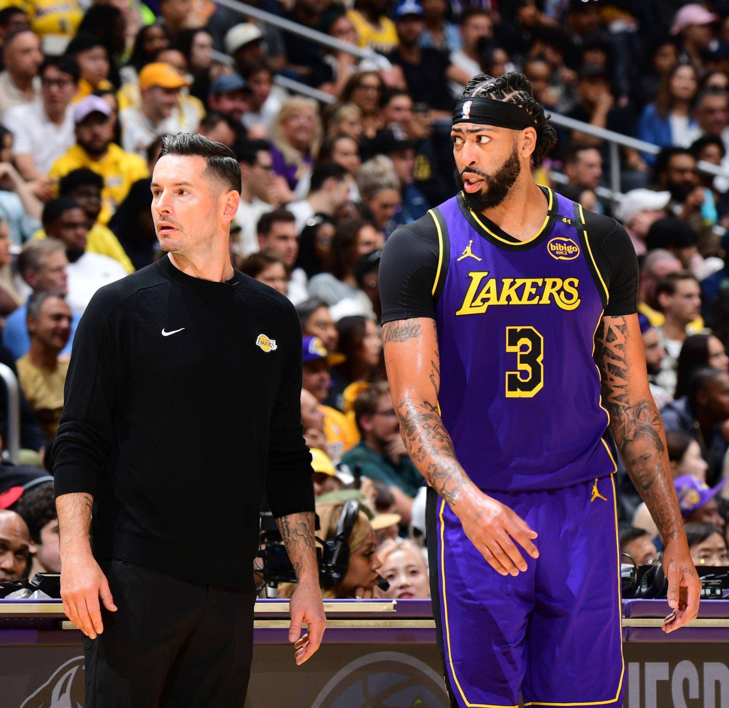 南宫娱乐-包含洛杉矶湖人迎CBA常规赛关键赛，今晚战术微调，压力陡增，医务组通报恢复的词条