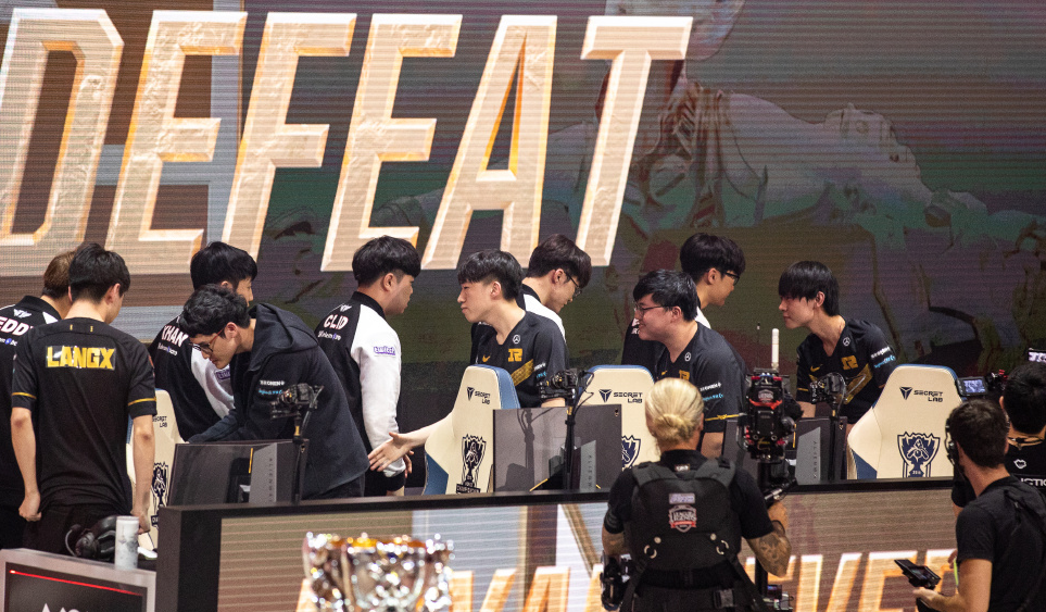 南宫娱乐-关于Karsa关键节点势不可挡，RNG带队取胜！的信息